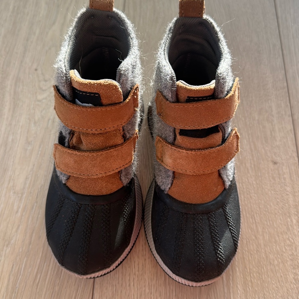 SOREL Winter Snow Kids Boots.